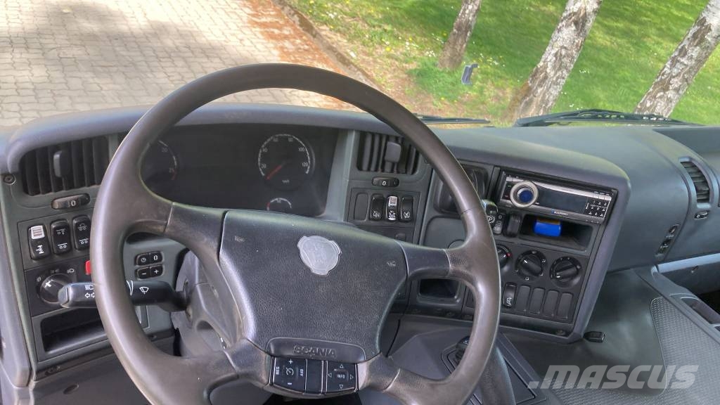 Scania P380LB Camiones de caja de lona