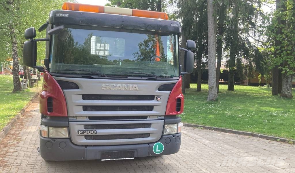 Scania P380LB Camiones de caja de lona
