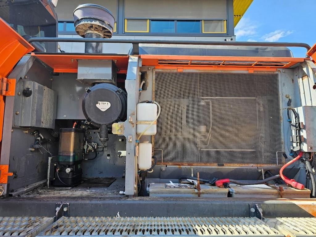 Hitachi ZX290LC-5B Pásová rýpadla