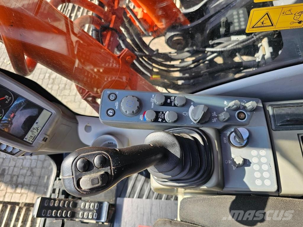Hitachi ZX290LC-5B Pásová rýpadla