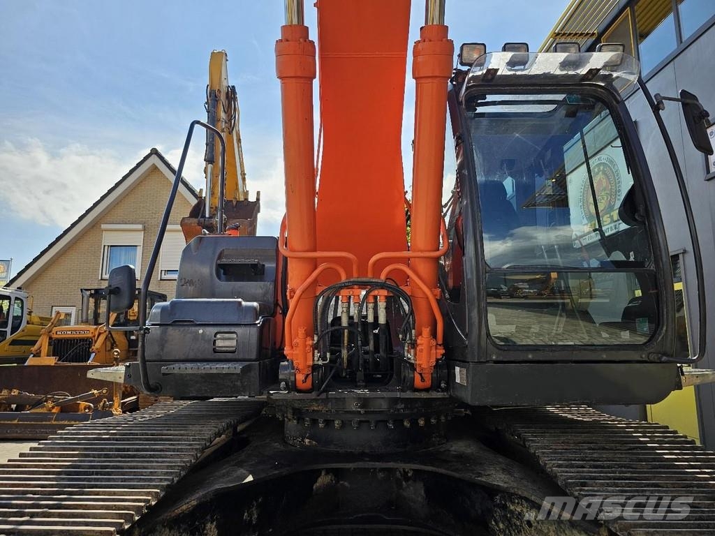 Hitachi ZX290LC-5B Pásová rýpadla