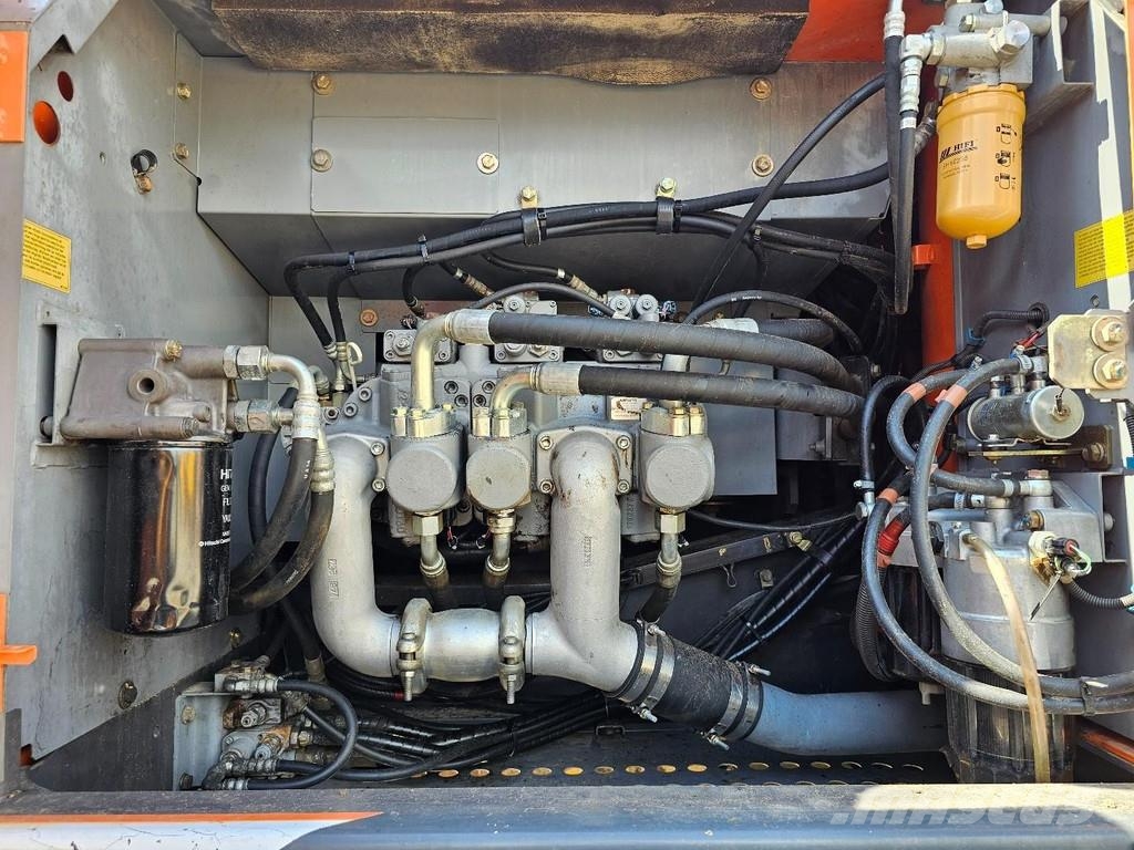 Hitachi ZX290LC-5B Pásová rýpadla