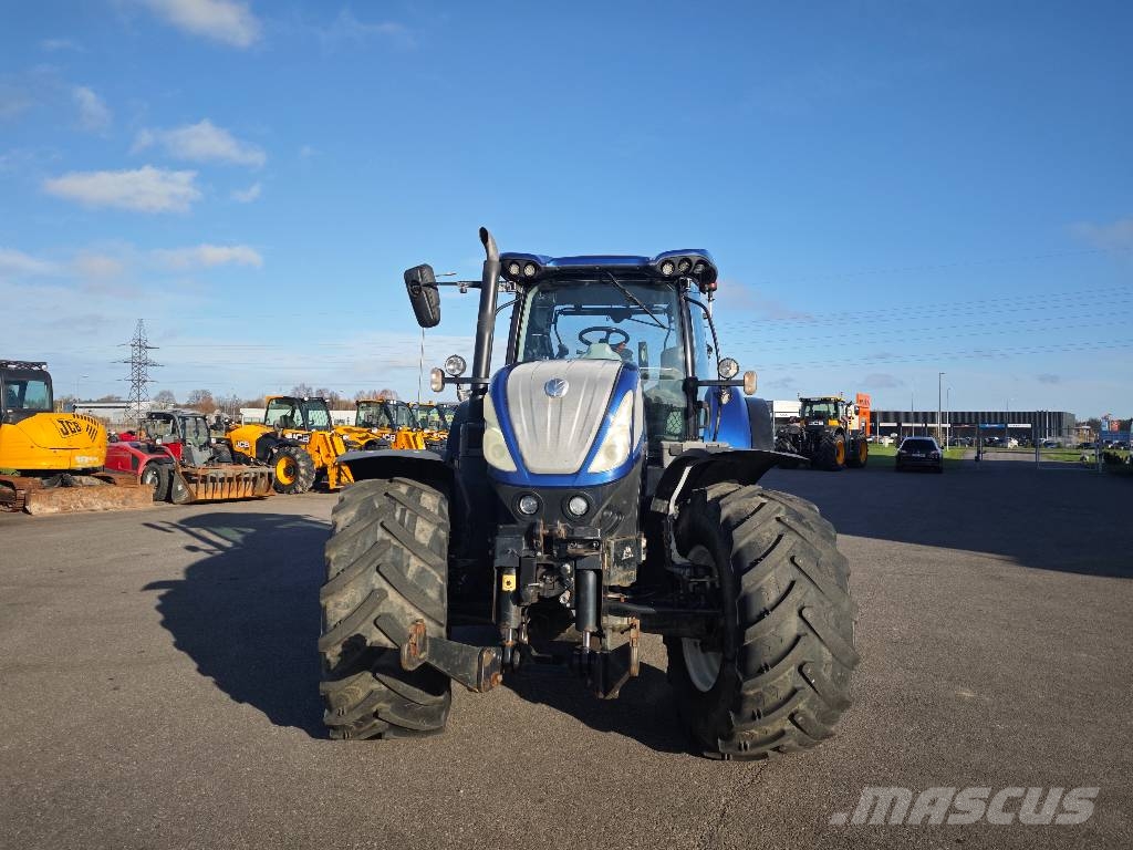 New Holland T 7.270 AC Traktori