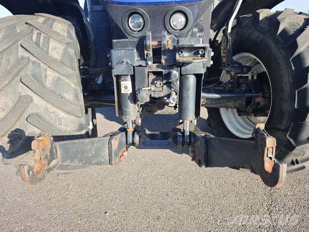New Holland T 7.270 AC Traktori
