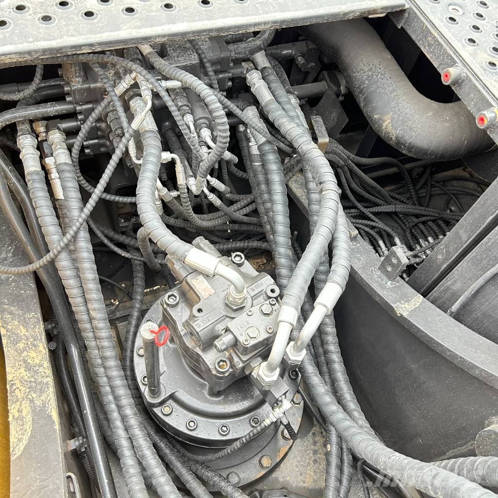 Volvo 240B Гусеничные экскаваторы