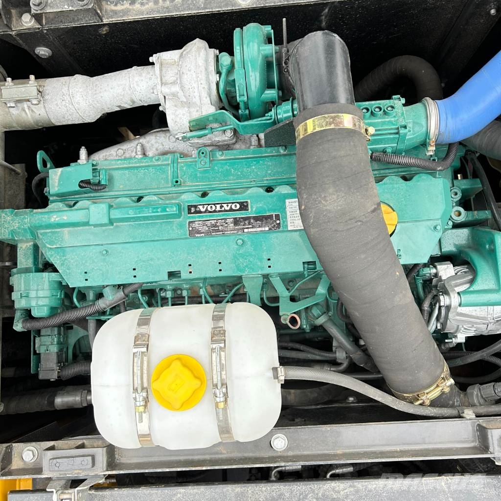 Volvo 240B Гусеничные экскаваторы