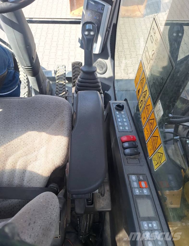 CAT M 318 F Ratiniai ekskavatoriai