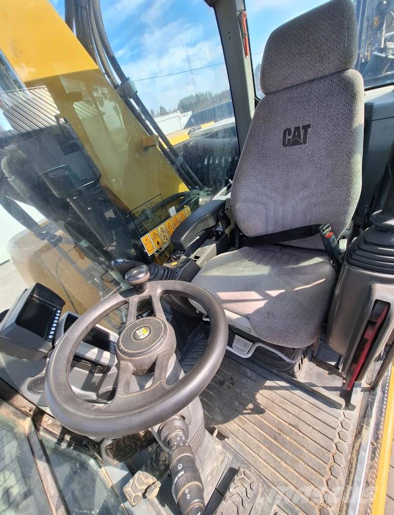 CAT M 318 F Ratiniai ekskavatoriai