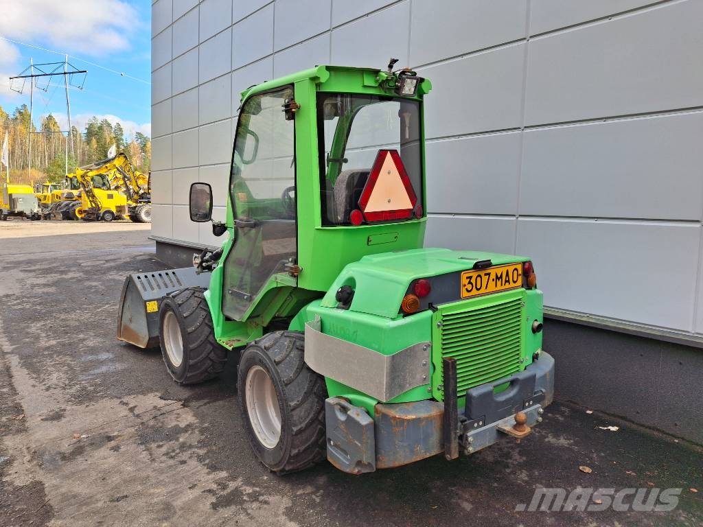 Avant 750 Mini loaders