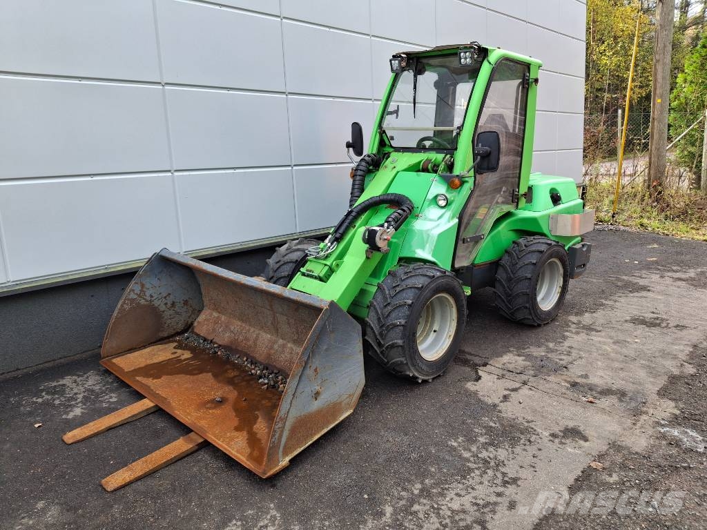 Avant 750 Mini loaders