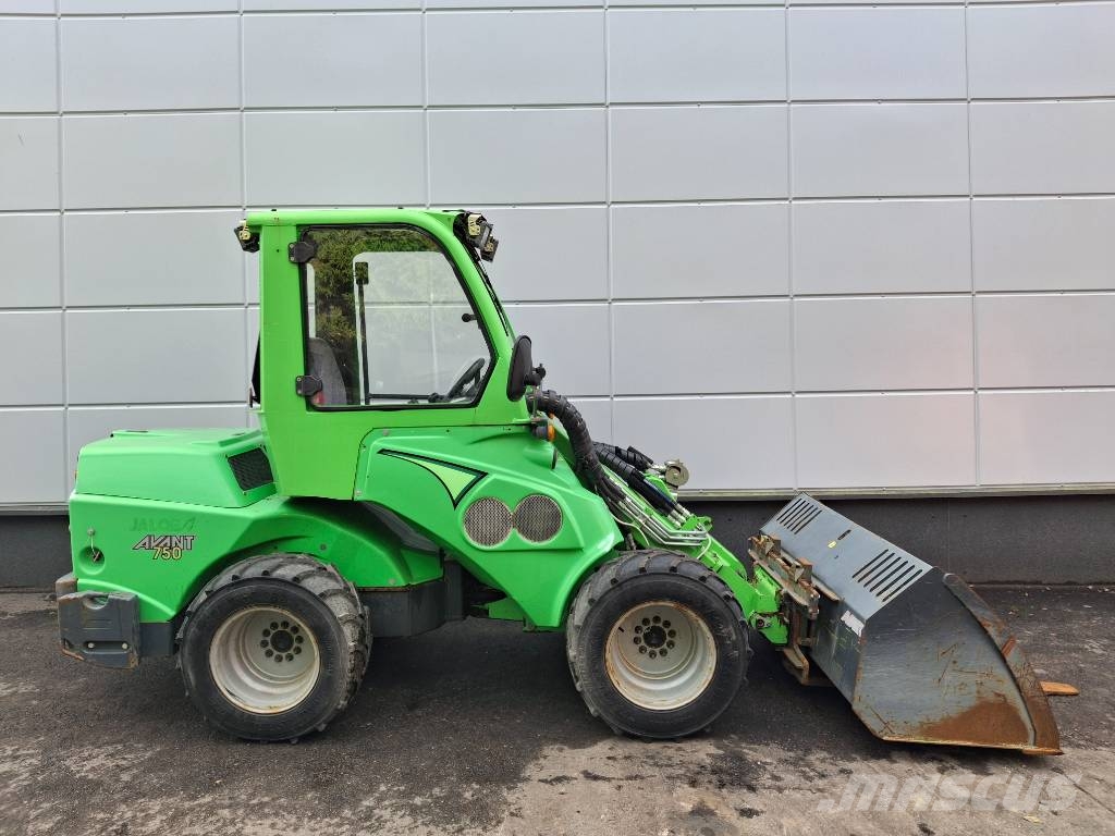 Avant 750 Mini loaders