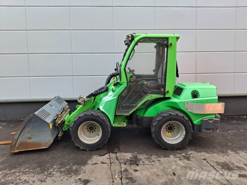 Avant 750 Mini loaders