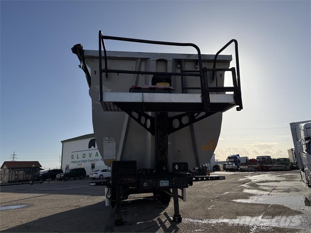 Wielton Iný model VIN 381 自卸半挂车