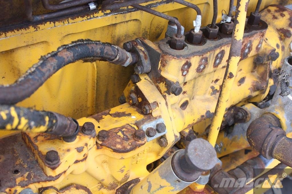 CAT 1693 엔진