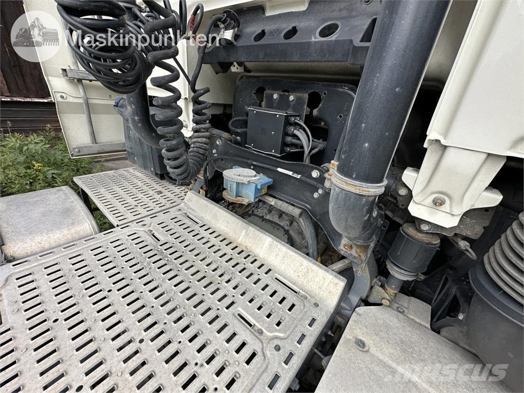 DAF FTS XF480Z Тягачі