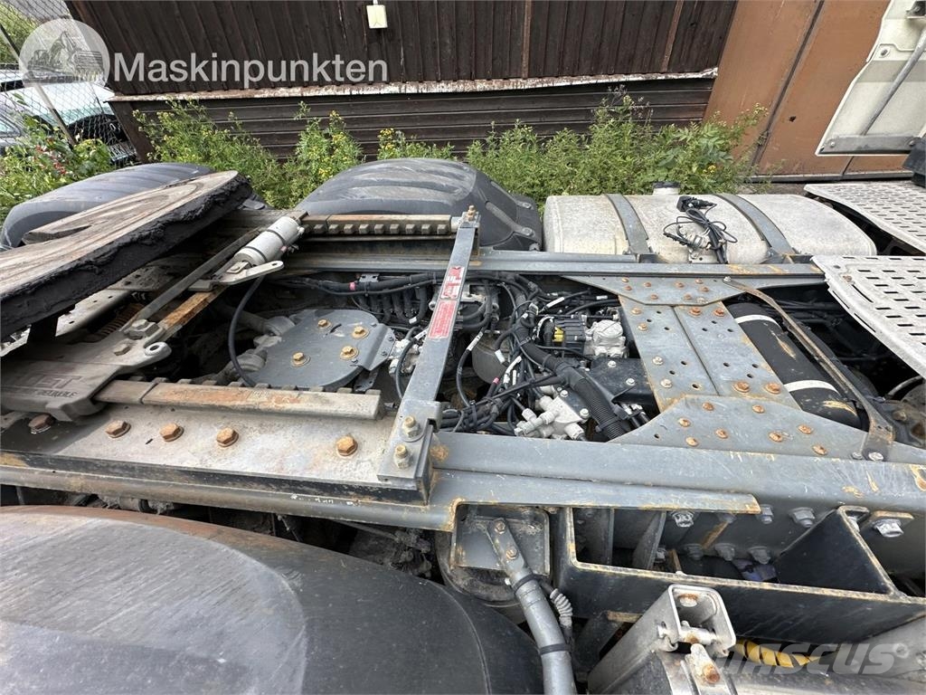 DAF FTS XF480Z Тягачі
