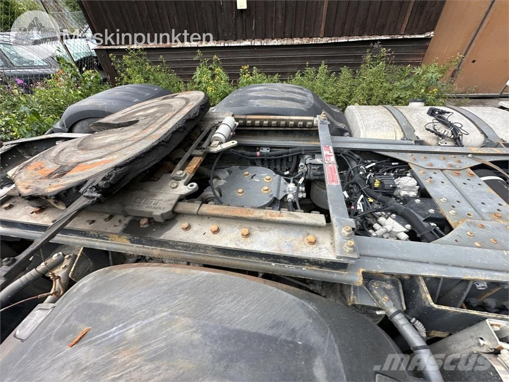 DAF FTS XF480Z Тягачі