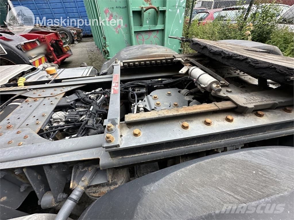DAF FTS XF480Z Тягачі