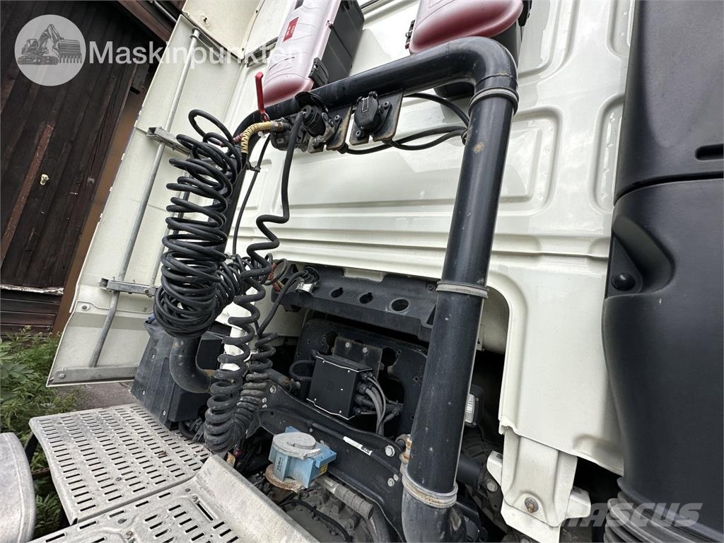 DAF FTS XF480Z Тягачі