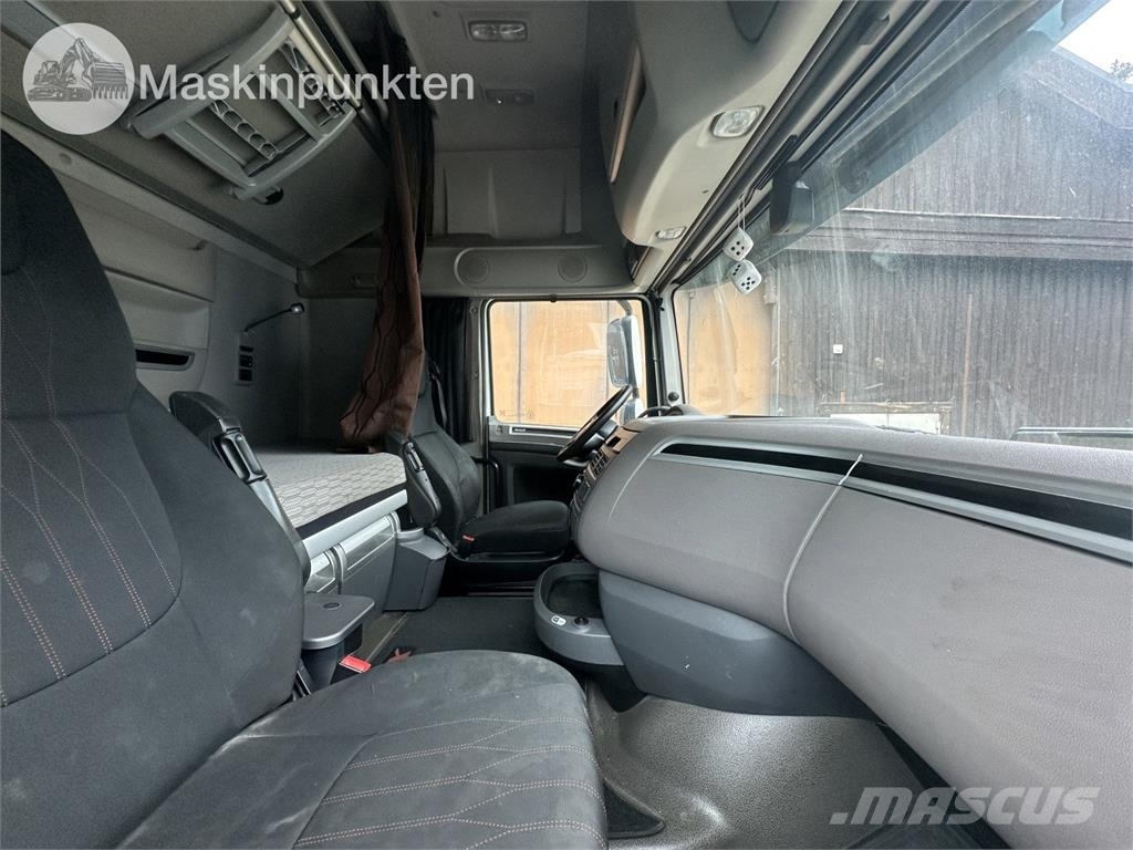 DAF FTS XF480Z Тягачі