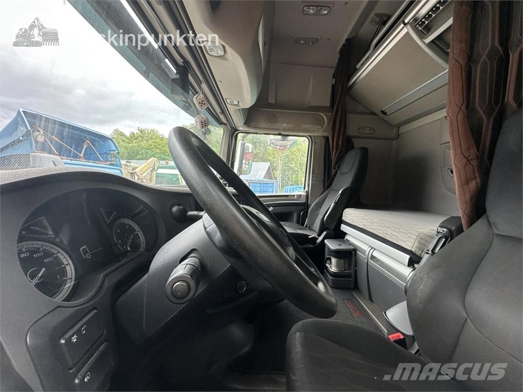 DAF FTS XF480Z Тягачі