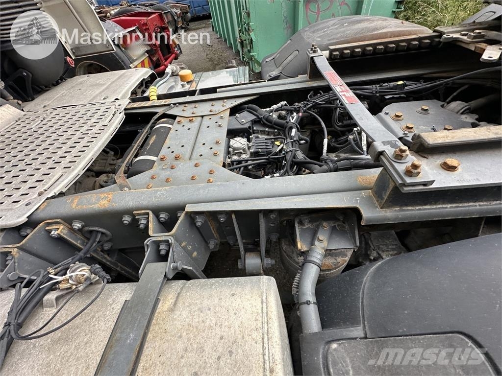 DAF FTS XF480Z Тягачі