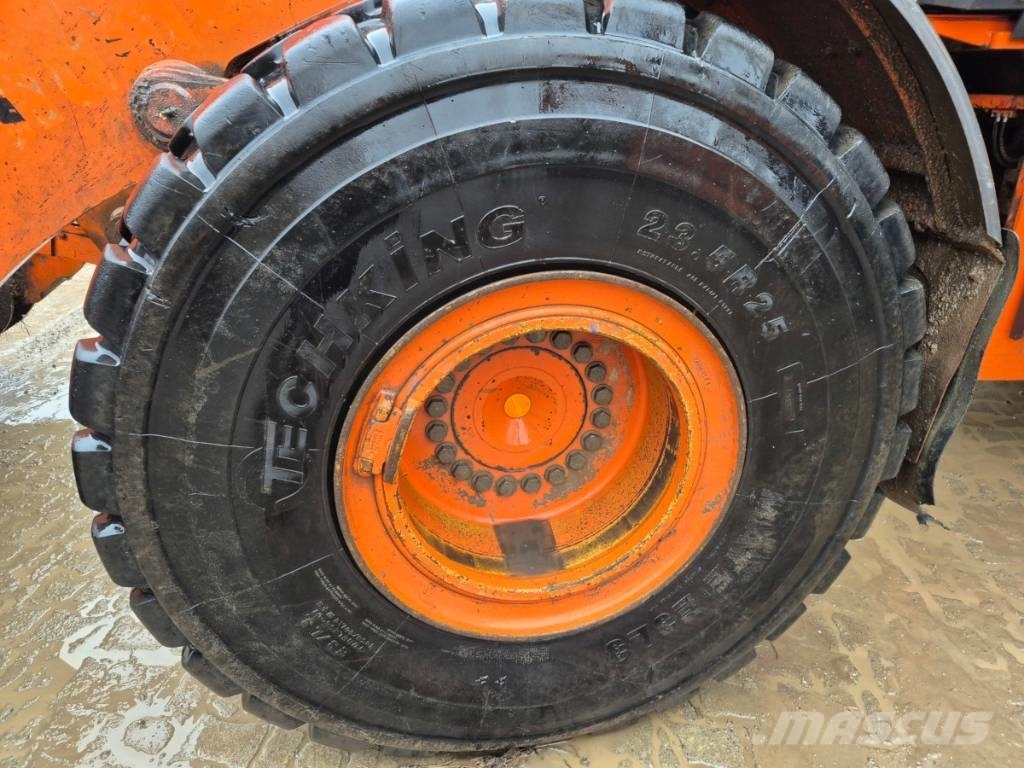 Hitachi ZW 250-6 Pyöräkuormaajat