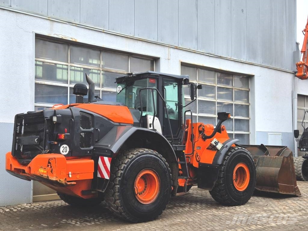 Hitachi ZW 250-6 Pyöräkuormaajat