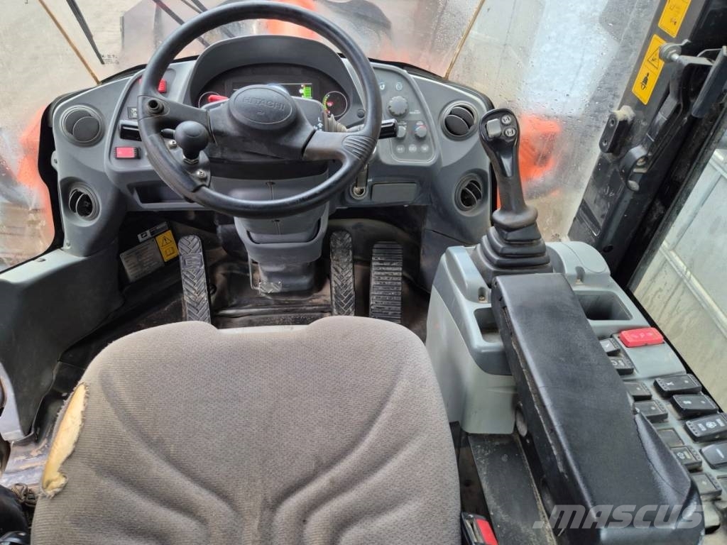 Hitachi ZW 250-6 Pyöräkuormaajat