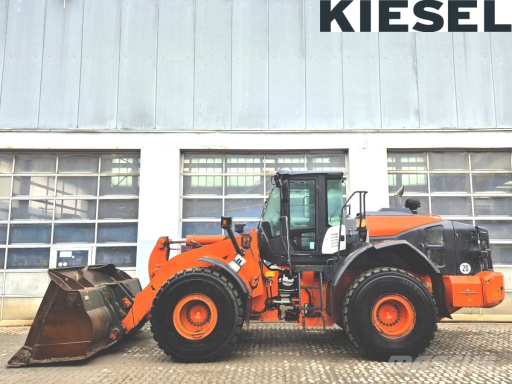 Hitachi ZW 250-6 Pyöräkuormaajat
