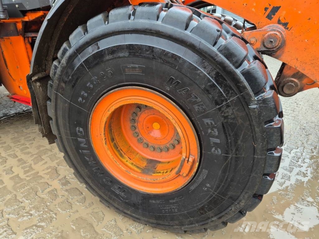 Hitachi ZW 250-6 Pyöräkuormaajat