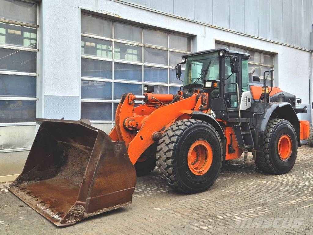 Hitachi ZW 250-6 Pyöräkuormaajat