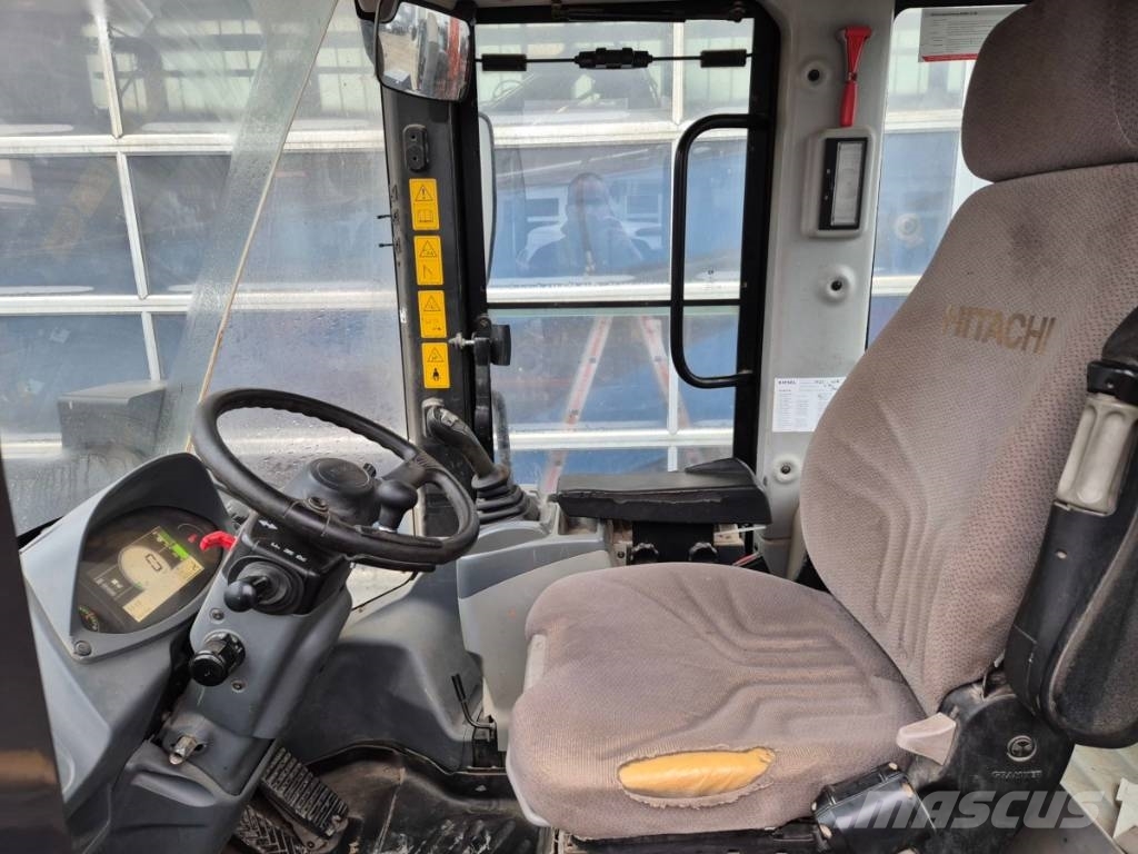 Hitachi ZW 250-6 Pyöräkuormaajat