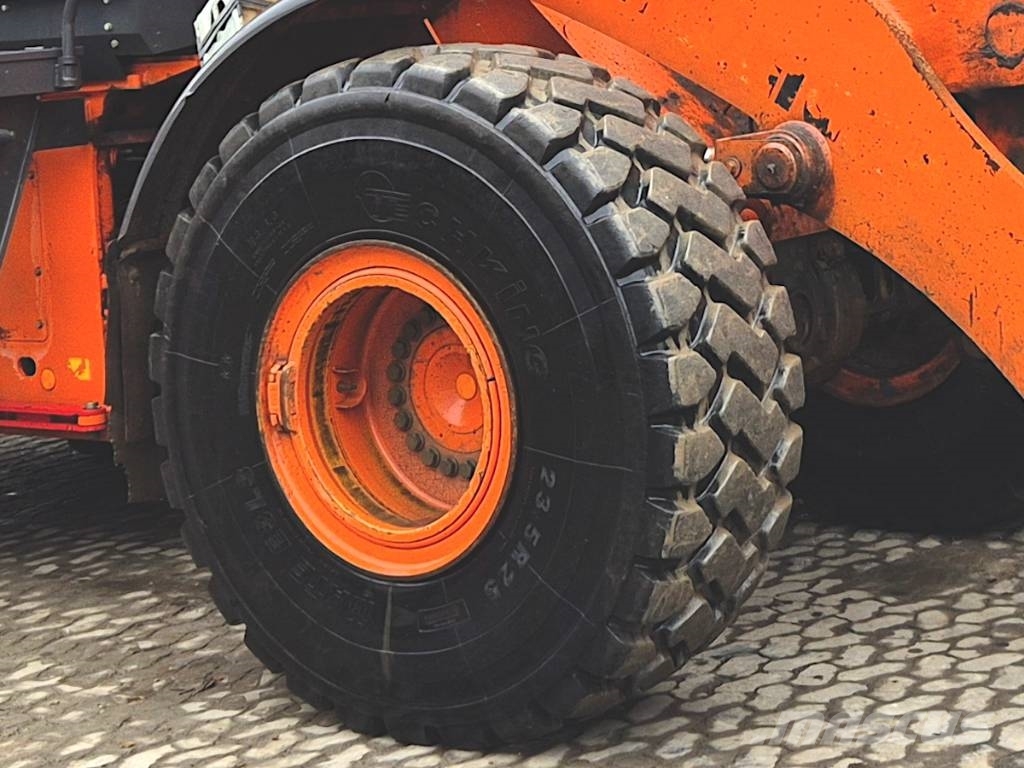 Hitachi ZW 250-6 Pyöräkuormaajat