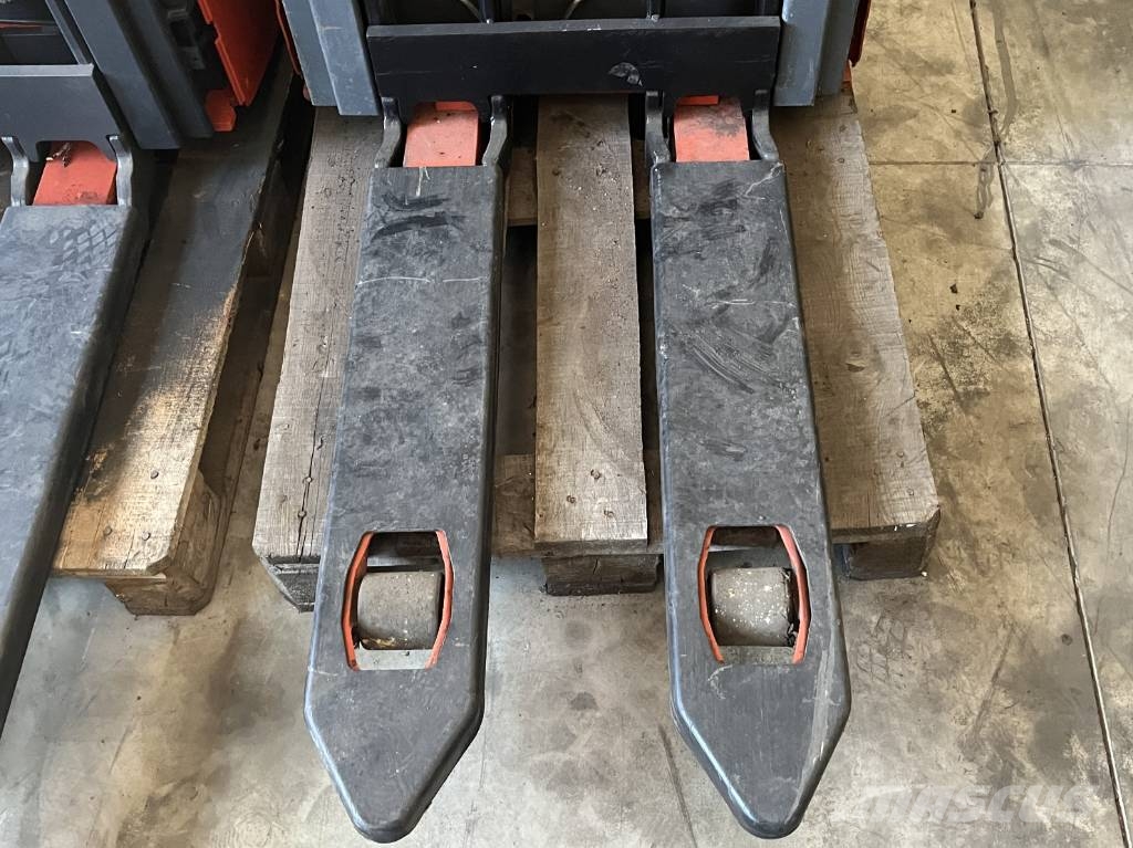 Linde L 10 B V-2751 OB شاحنات مناولة ذاتية الدفع