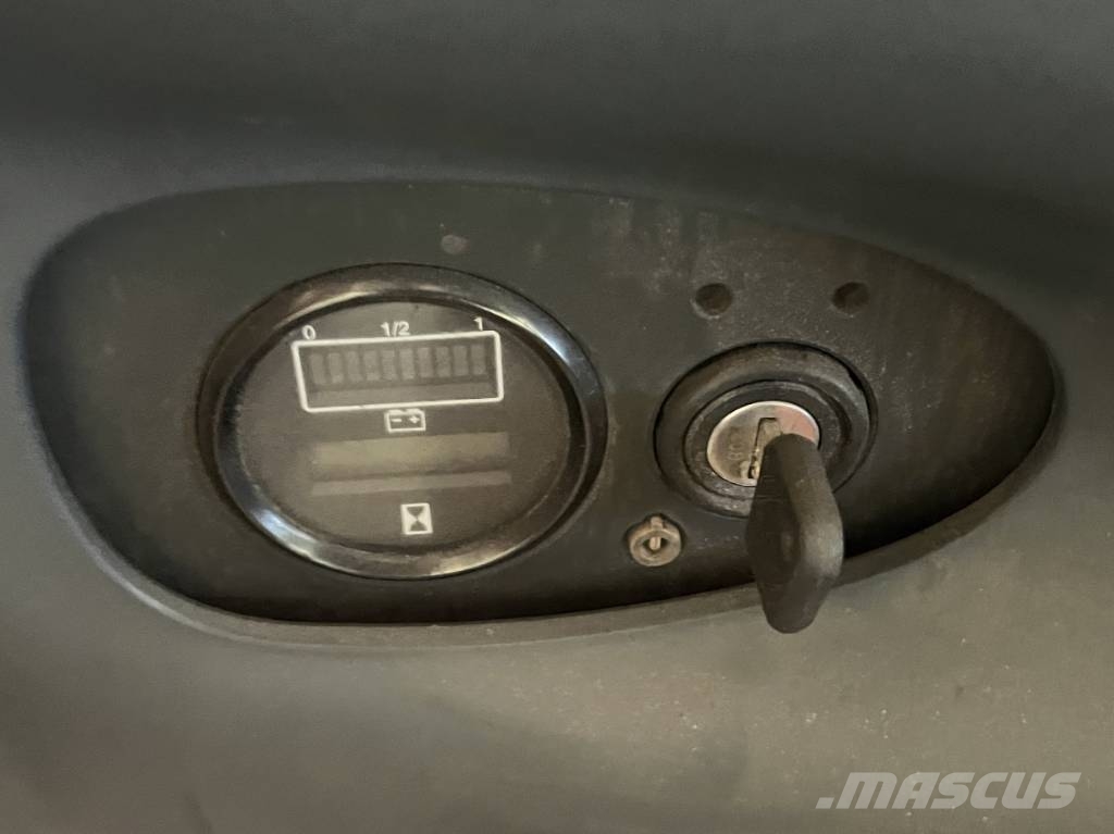 Linde L 10 B V-2751 OB شاحنات مناولة ذاتية الدفع