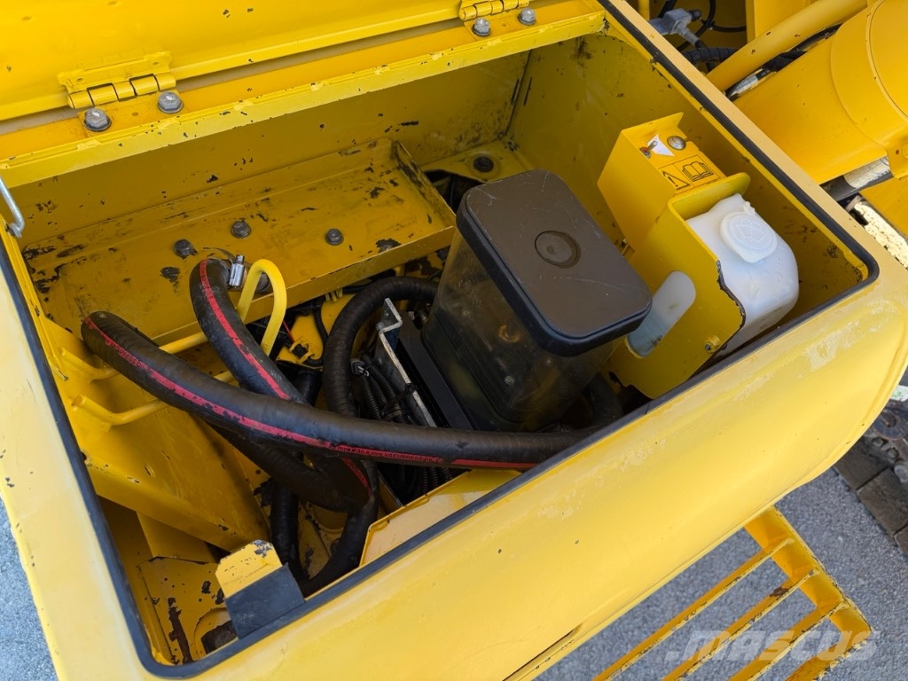Komatsu PC 240 NLC Crawler excavators