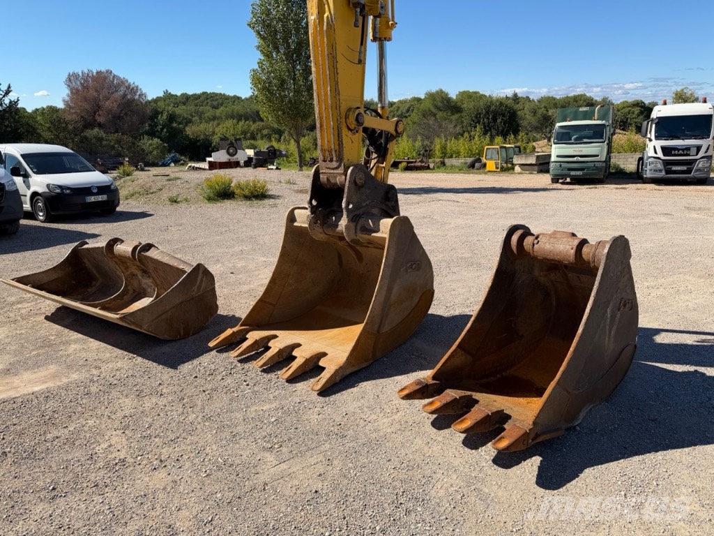 Komatsu PC 240 NLC Crawler excavators