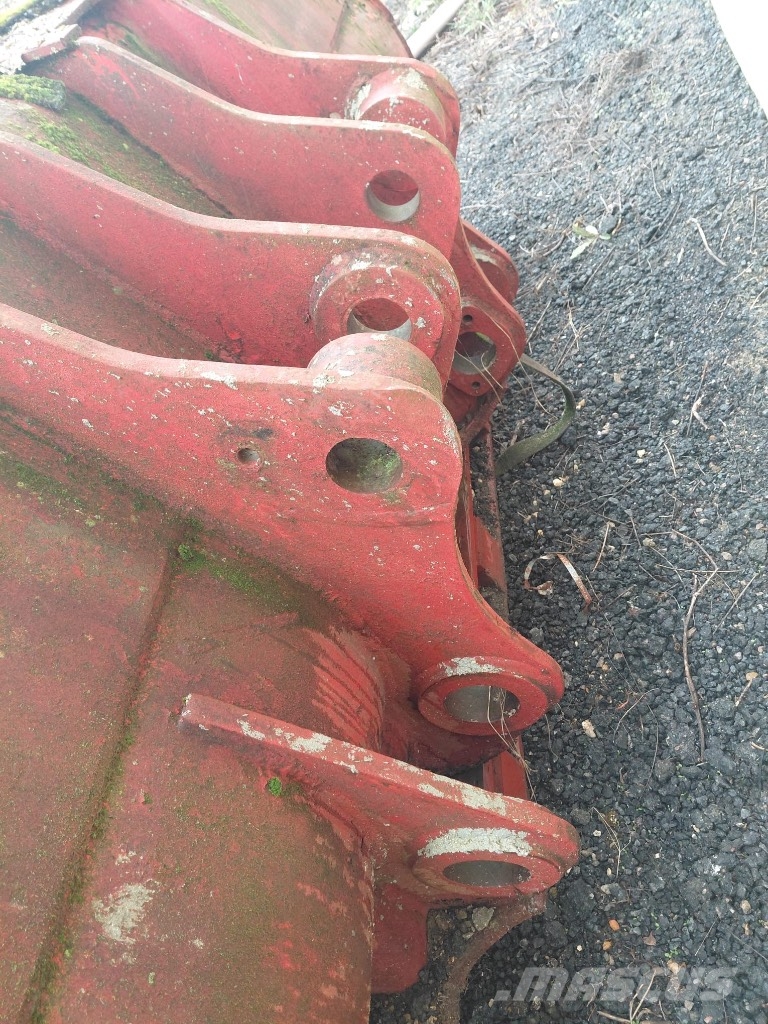 Arden Equipment 4500 litres / 3300 MM دلاء