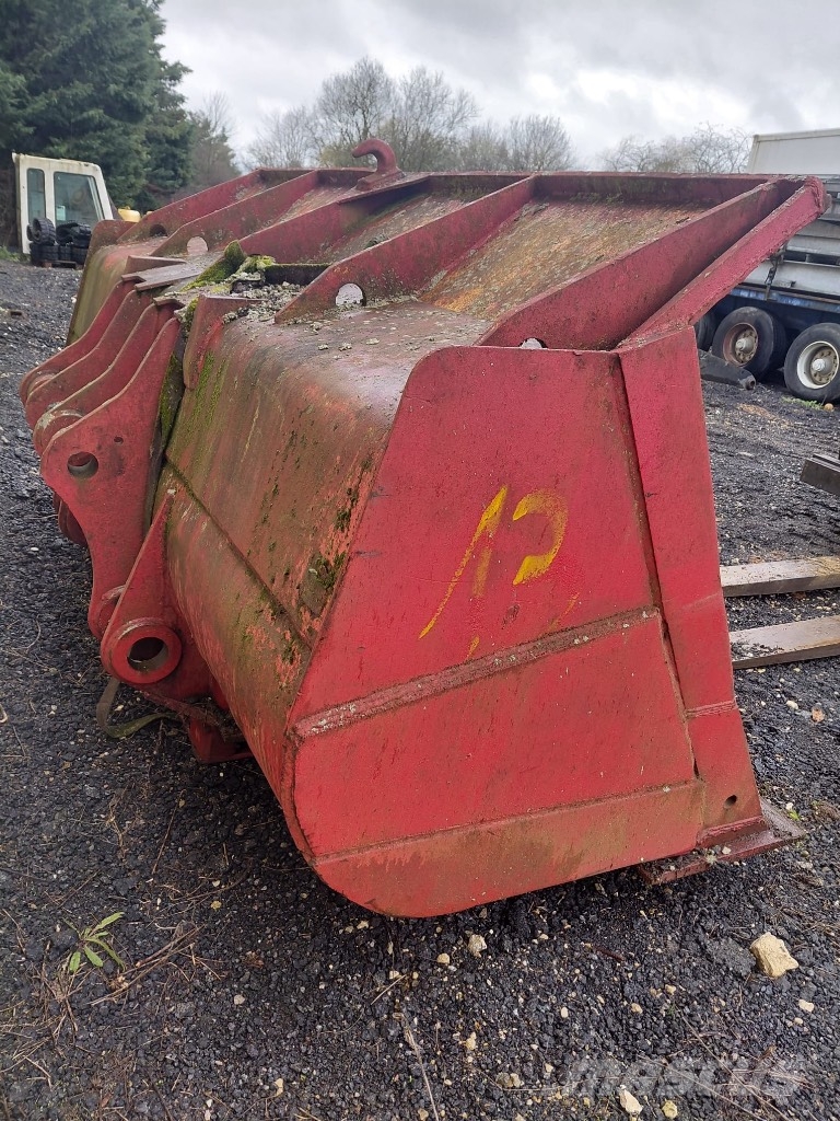 Arden Equipment 4500 litres / 3300 MM دلاء