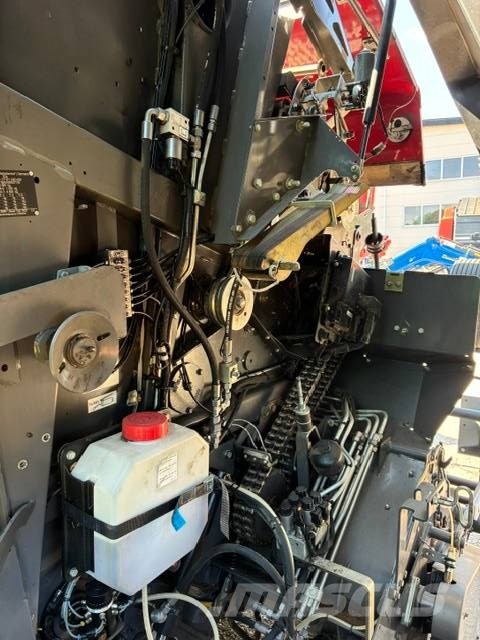 Massey Ferguson 4180V 圓型牧草打包機