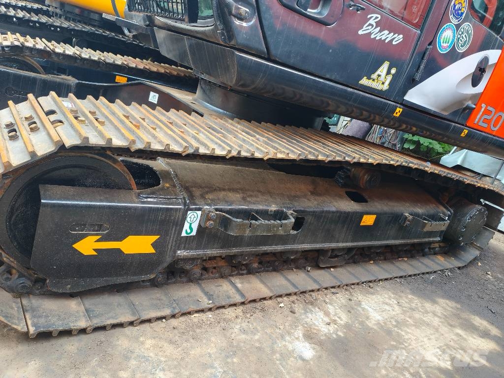 Hitachi ZX 120 حفارات زحافة