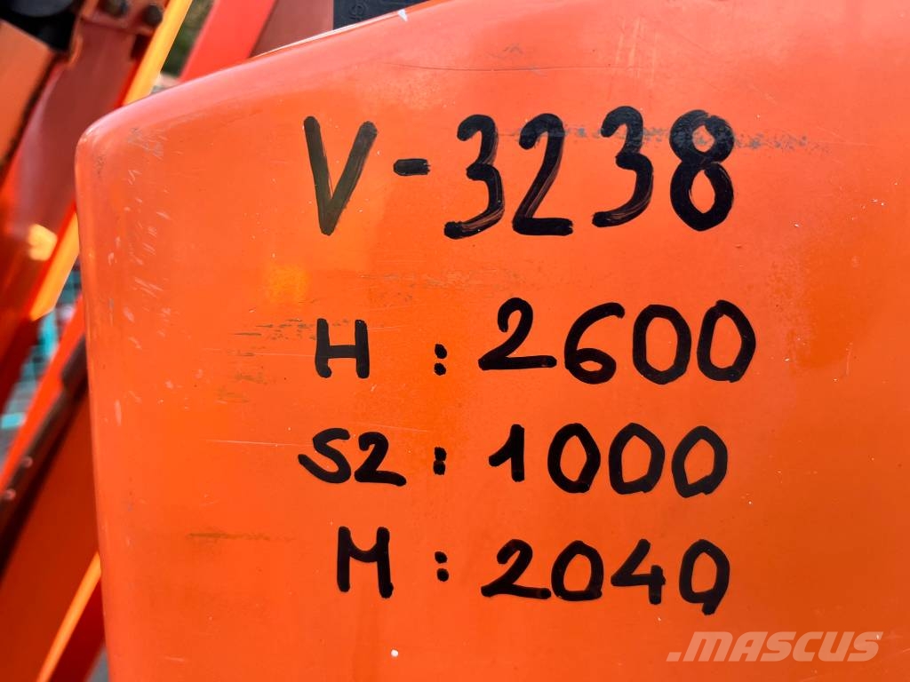JLG TOUCAN 860 V-3238 EO Вертикальні щоглові підйомники