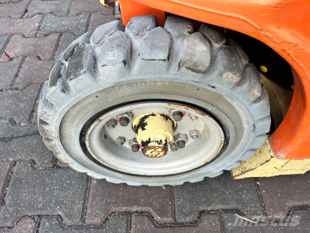 JLG TOUCAN 860 V-3238 EO Вертикальні щоглові підйомники