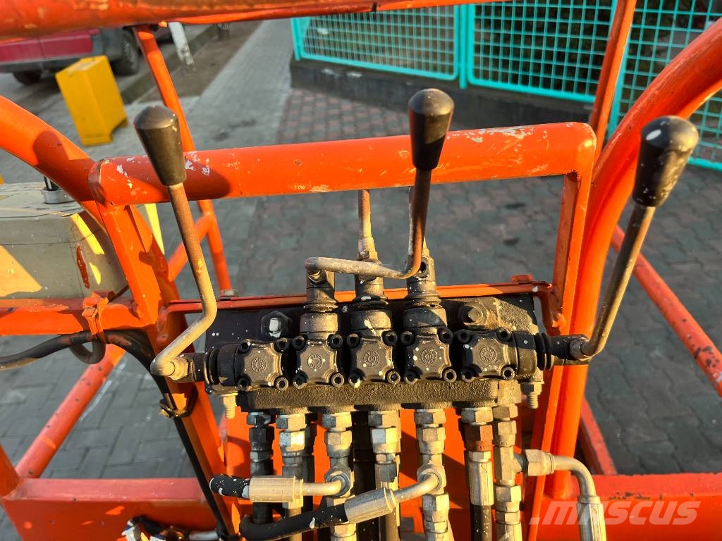 JLG TOUCAN 860 V-3238 EO Вертикальні щоглові підйомники