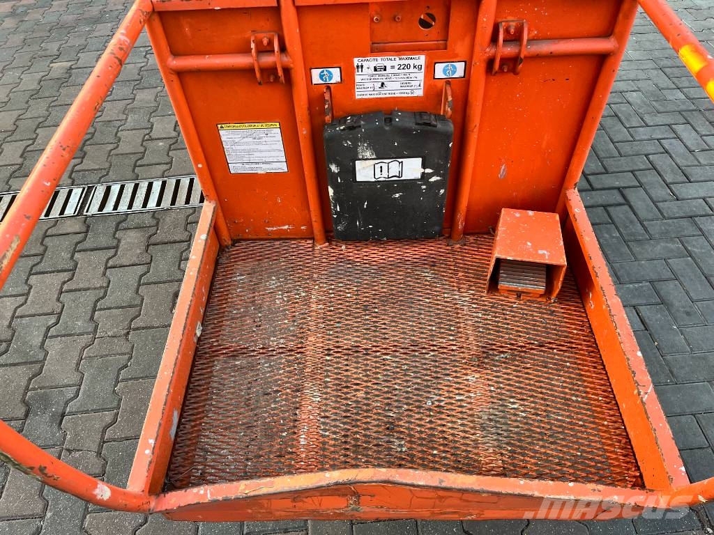 JLG TOUCAN 860 V-3238 EO Вертикальні щоглові підйомники