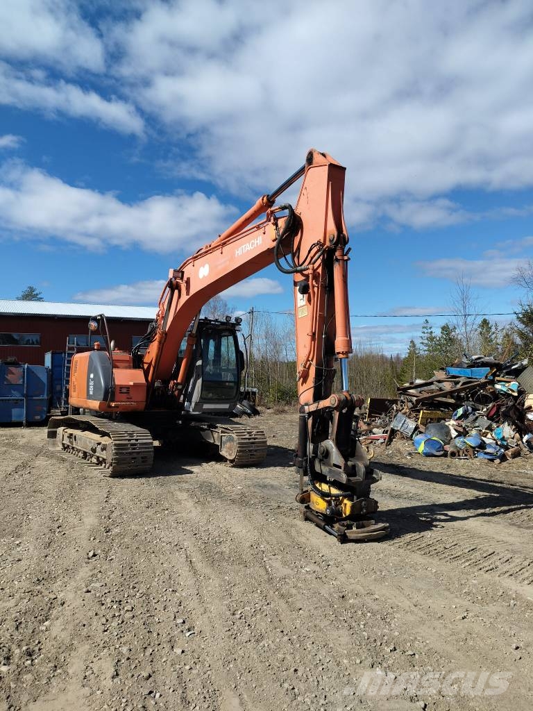 Hitachi ZX 225 USR 履带挖掘机