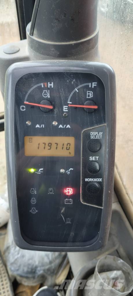Hitachi ZX 225 USR 履带挖掘机