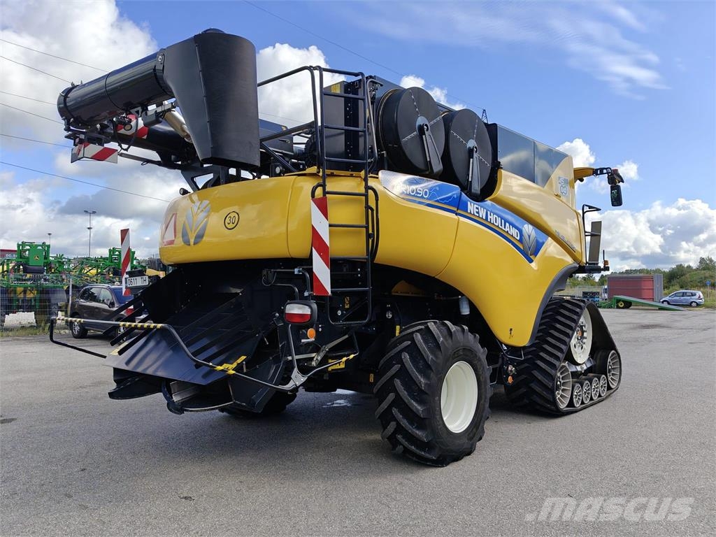 New Holland CR 10.90 - Macdon FD140 Комбайни