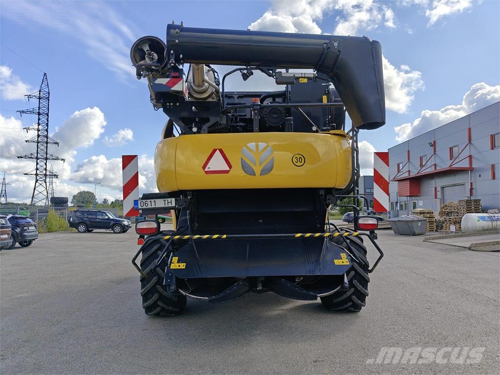 New Holland CR 10.90 - Macdon FD140 Комбайни